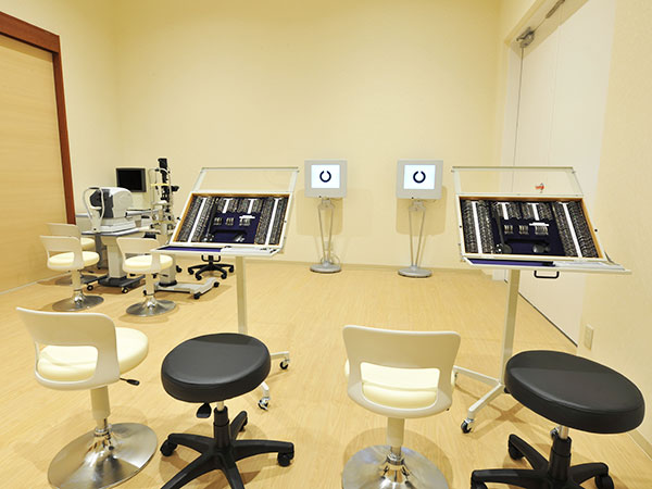 眼科検査室2